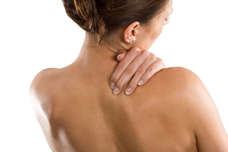 dolore al collo della donna